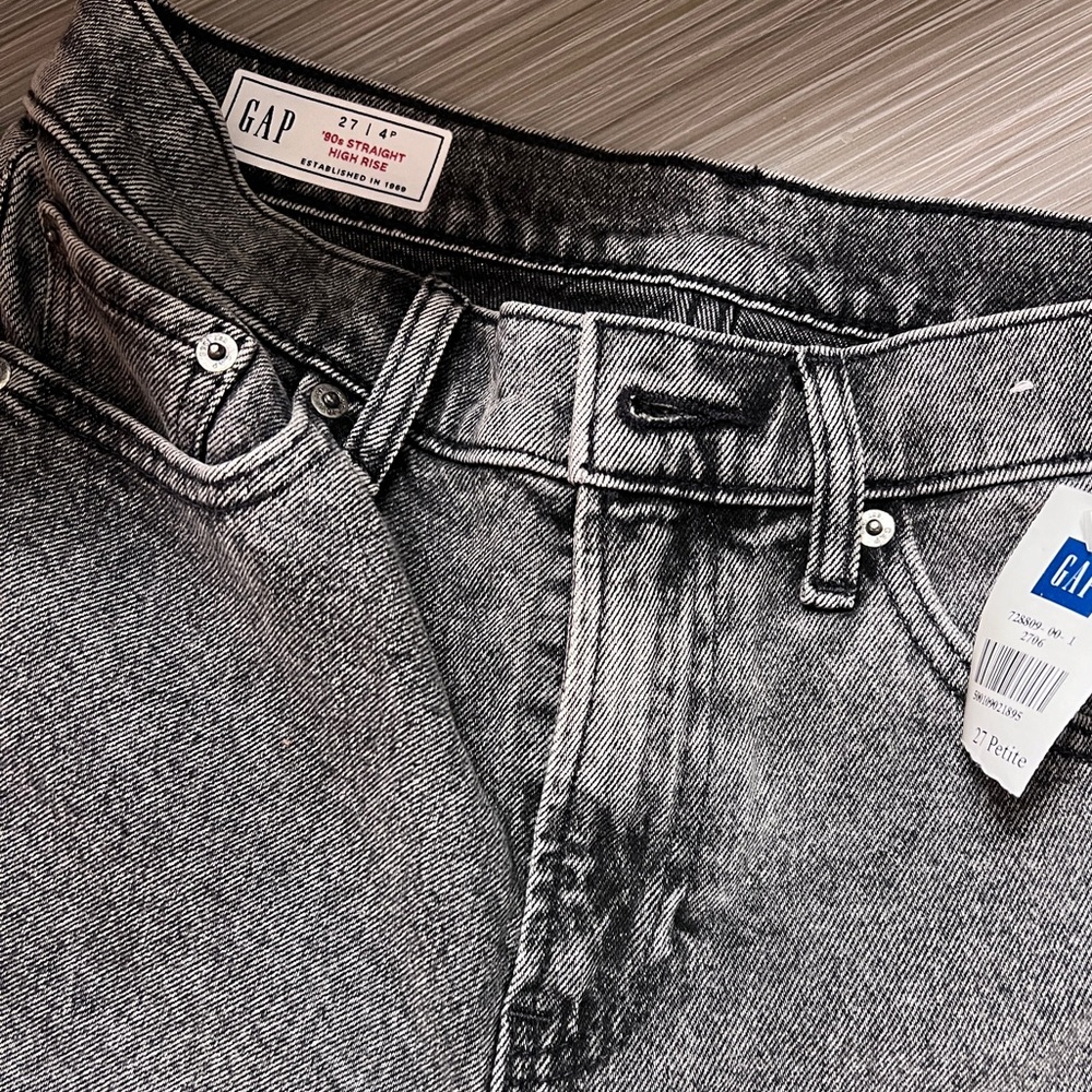 New with tags 4 P size 27 black wash GAP jeans